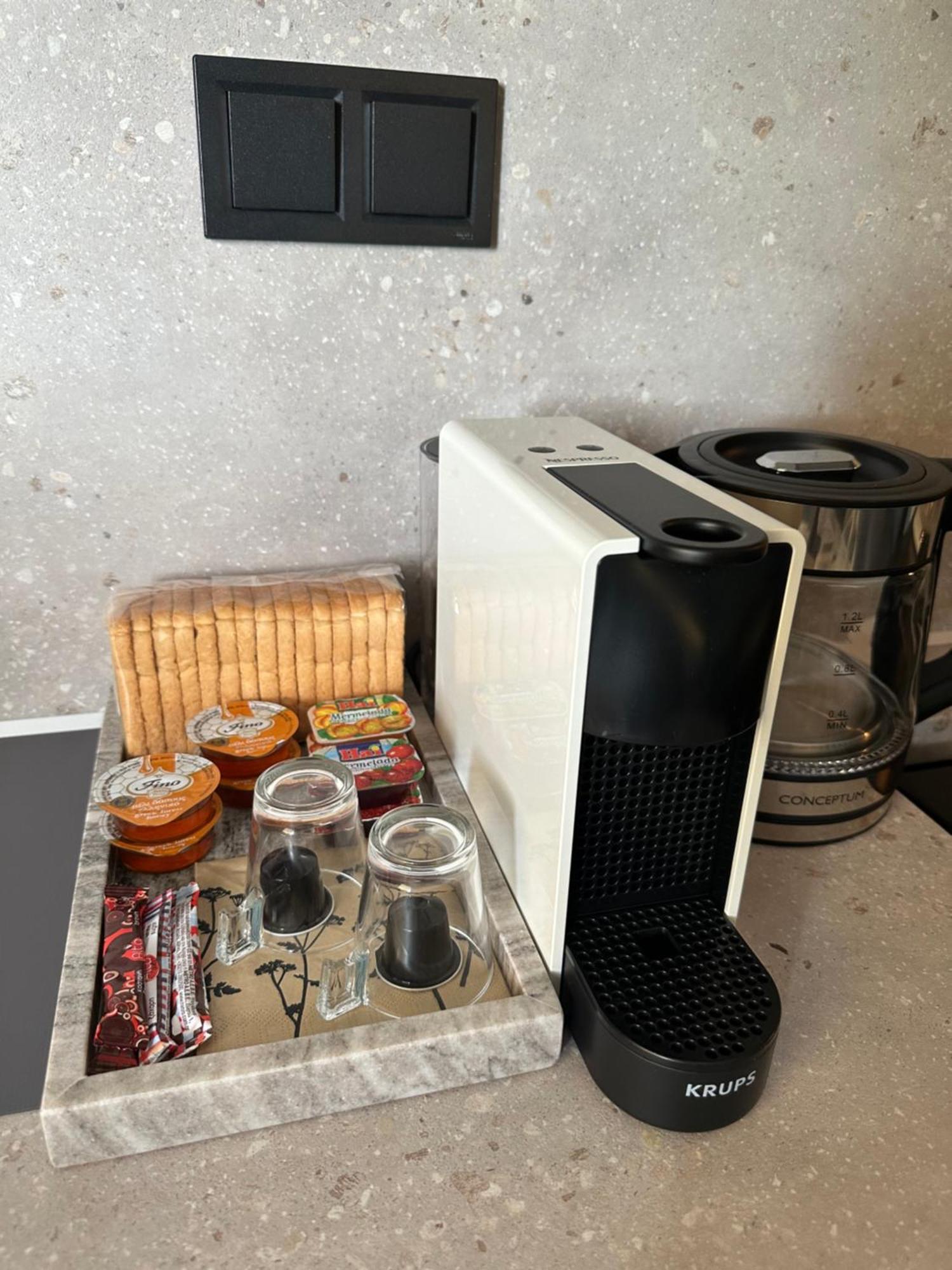 Less Is More Apartment เปรเวซา ภายนอก รูปภาพ